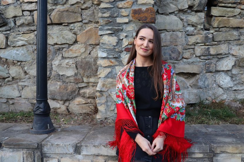 woman with traditional Russian shawl